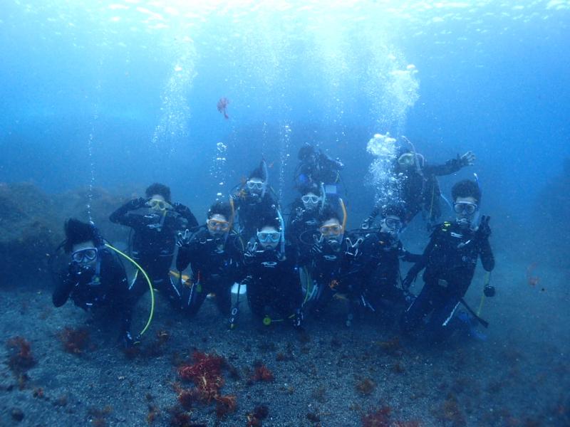 サニールール　専門学生集合写真