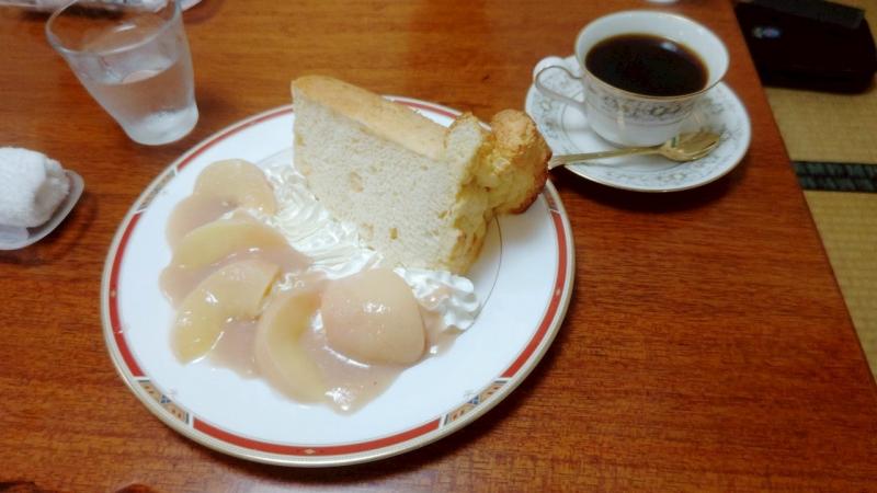 桃のシフォンケーキ