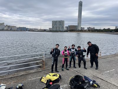 ポートタワーのふもと